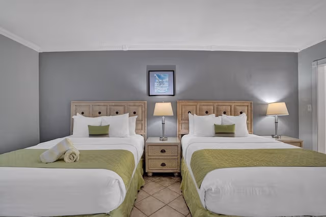 Deluxe Double Room, Men only, Pool View