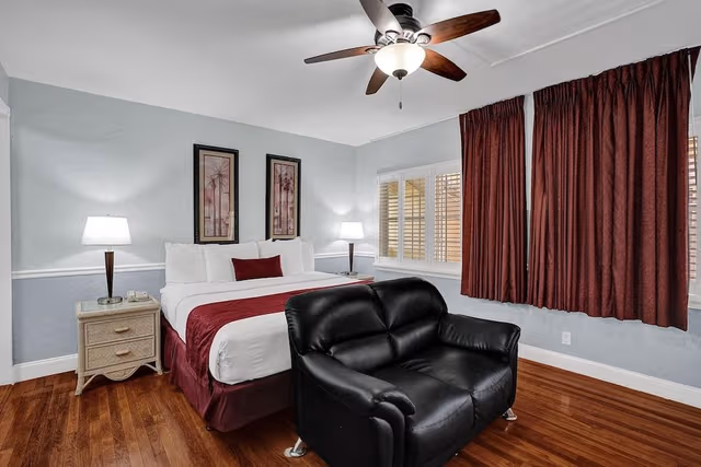Junior Suite, Men only