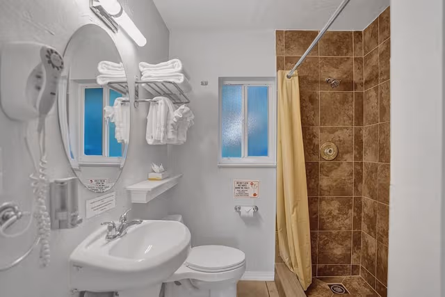 Deluxe Double Room, Men only, Pool View