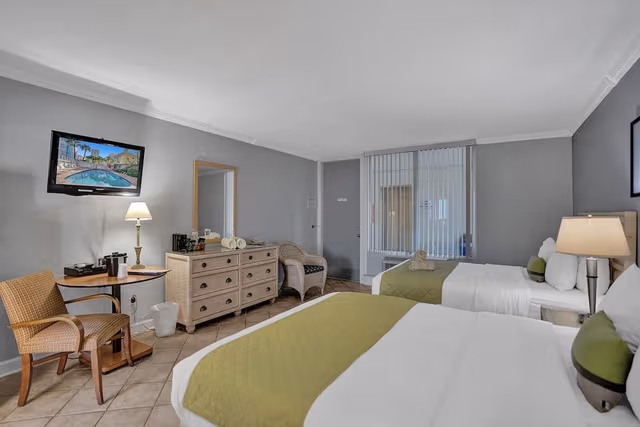 Deluxe Double Room, Men only, Pool View