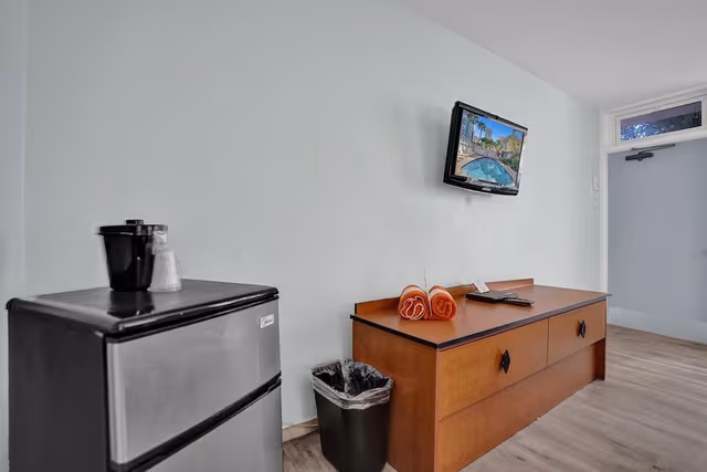 Superior Single Room, Men only