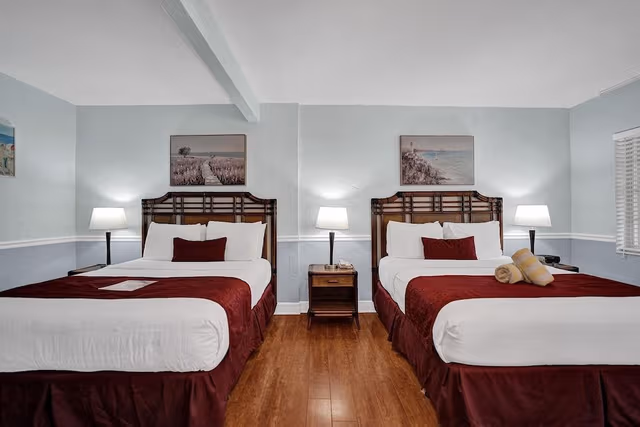 Deluxe Double Room, Men only, Pool View