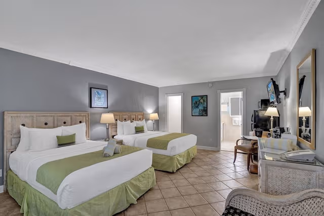 Deluxe Double Room, Men only, Pool View