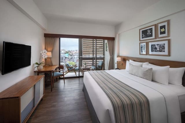 Family Suite, Kitchenette, City View