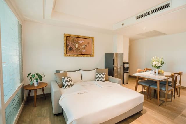 Family Suite, Kitchenette, City View