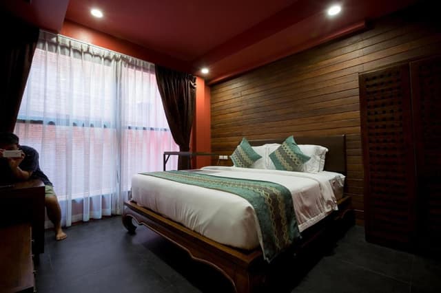 Deluxe Suite