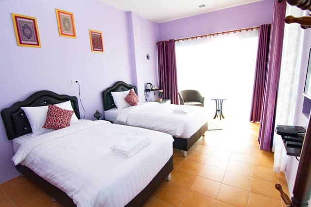 Deluxe Twin Bed