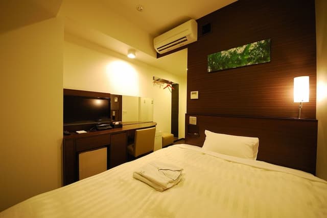 Single Room, Smoking (1 Single Bed)