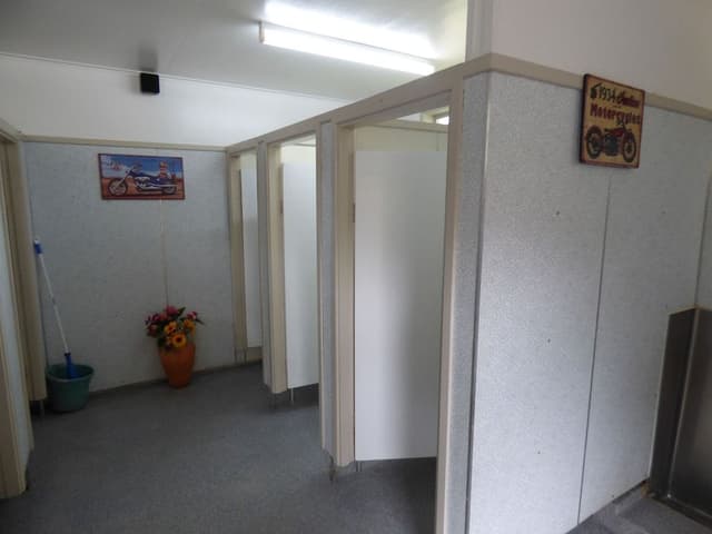 Pet Friendly Cabins Shared Bathroom