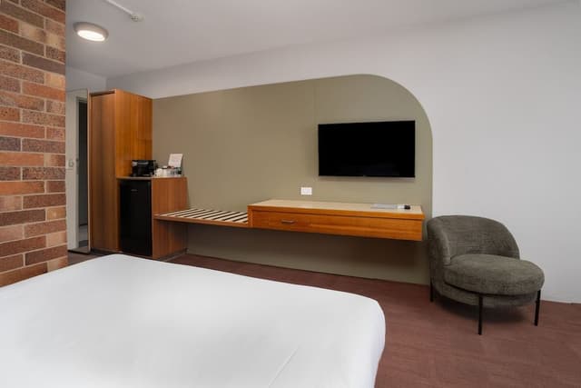 Queen Room