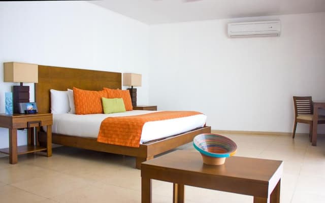 Sunset View With Queen Bed