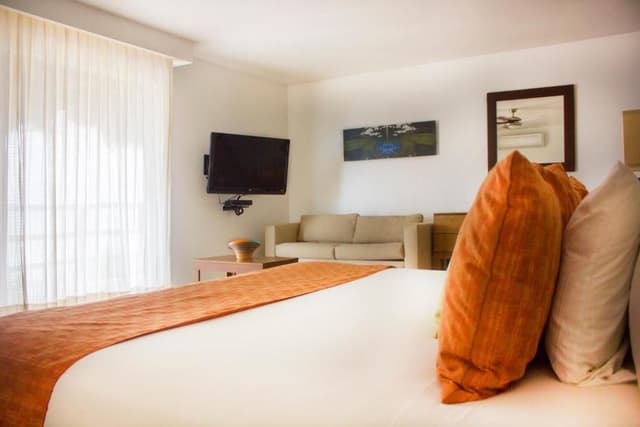 Sunset View With Queen Bed