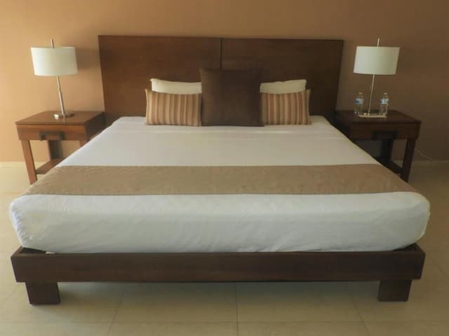 Deluxe Double Room with Side Sea View