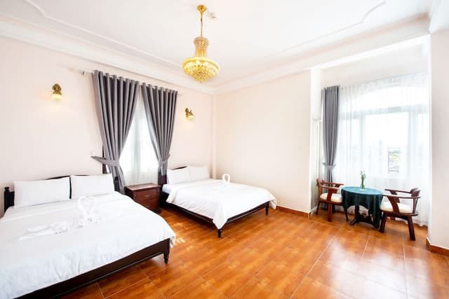 Deluxe Family Room
