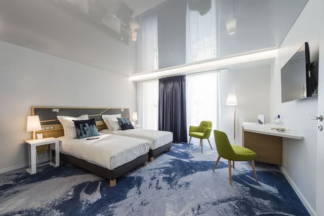 Urban Chic Room - Shower