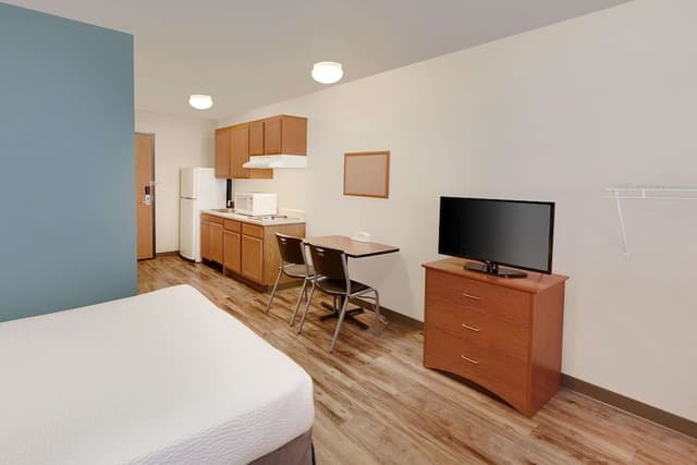 Room, 1 Queen Bed, Accessible, Non Smoking (Roll-In Shower)
