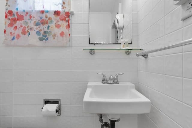 Room, 2 Queen Beds, Kitchenette