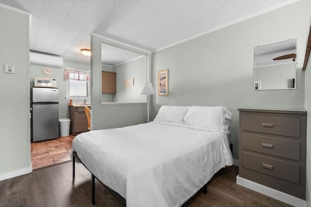Room, 2 Queen Beds, Kitchenette