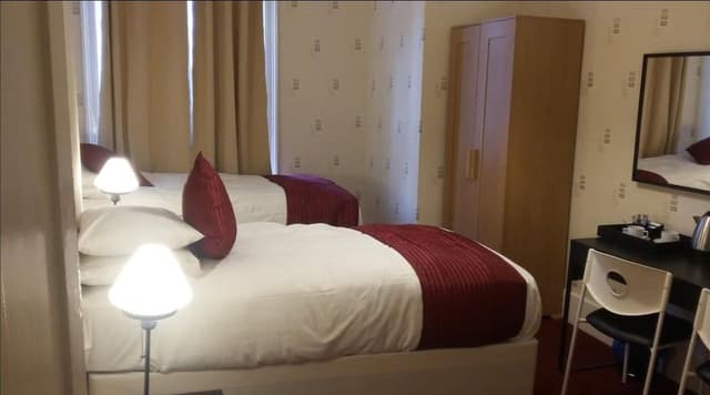 Twin Room, Ensuite