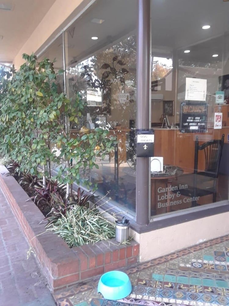 Los Gatos Garden Inn and1