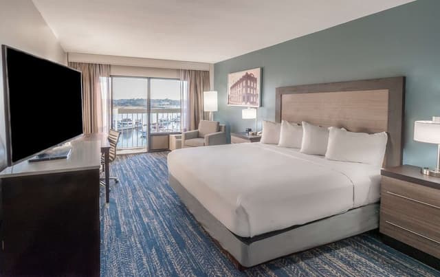 One Bedroom Suite, One King Bed, River View