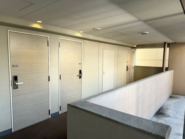 Open-Air Passage Non-Smoking Double Room (No View from Window)
