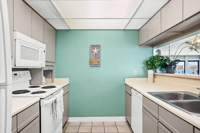 Condo, 1 Bedroom, Sea View ( 801 )