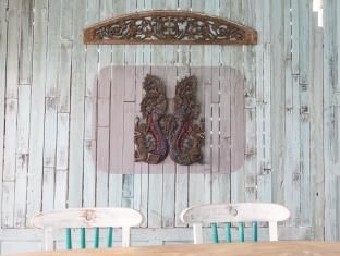 Barefoot Hotel Kalim Beach Front2