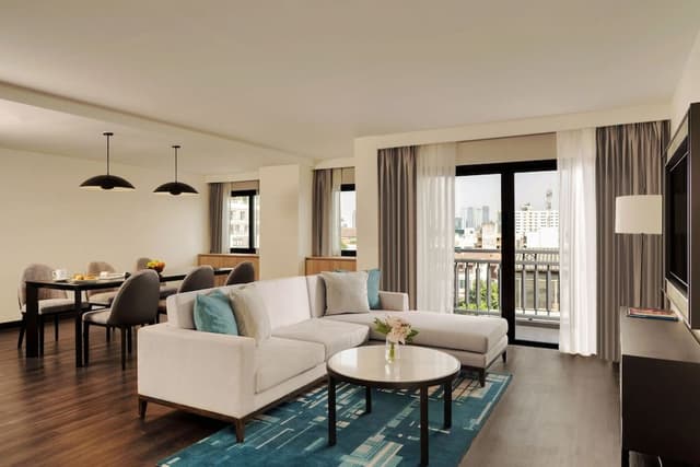 Suite, 3 Bedrooms, City View