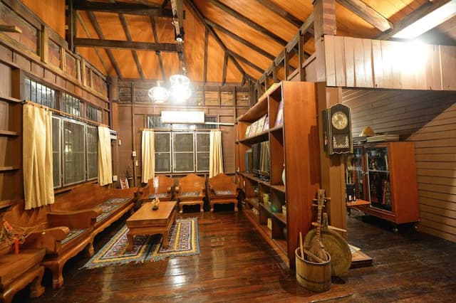 Family Room 10 Persons