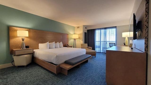 Room, 1 King Bed, Accessible, Balcony (Accessible King with balcony)
