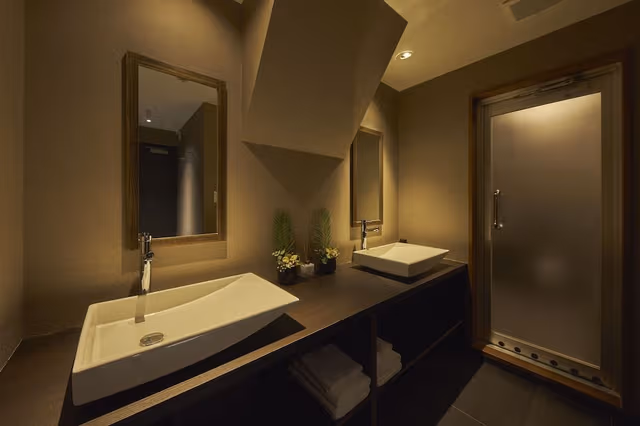 Deluxe Room, 1 Queen Bed, Non Smoking, Private Bathroom