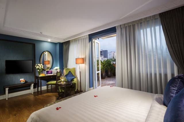 Royal Terrace Suite Room