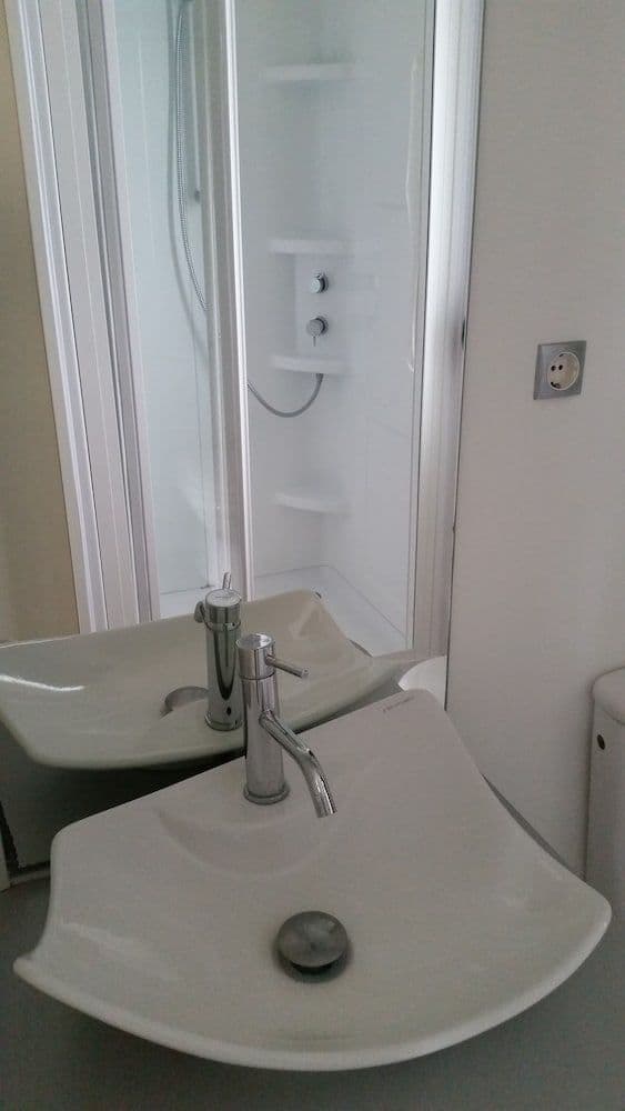 Superior Mobile Home, 2 Bedrooms, 2 Bathrooms