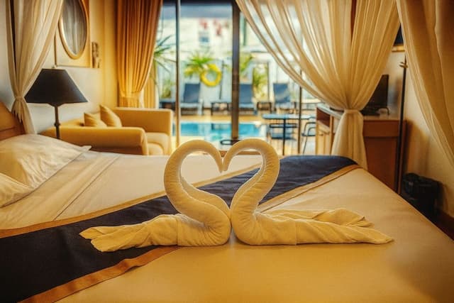 Deluxe Room, Pool Access