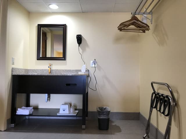 Room, Multiple Beds, Non Smoking