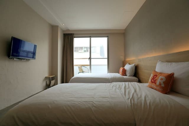 Standard Twin Room (03)