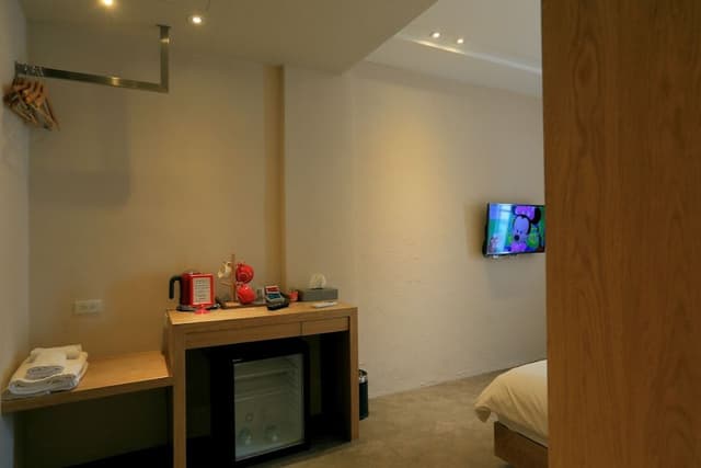 Standard Twin Room (03)