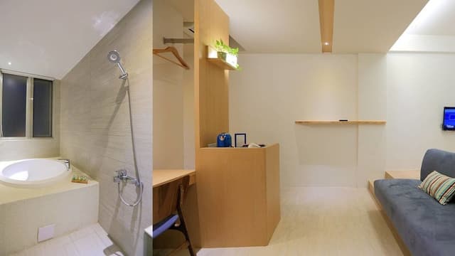 Standard Double Room (02)