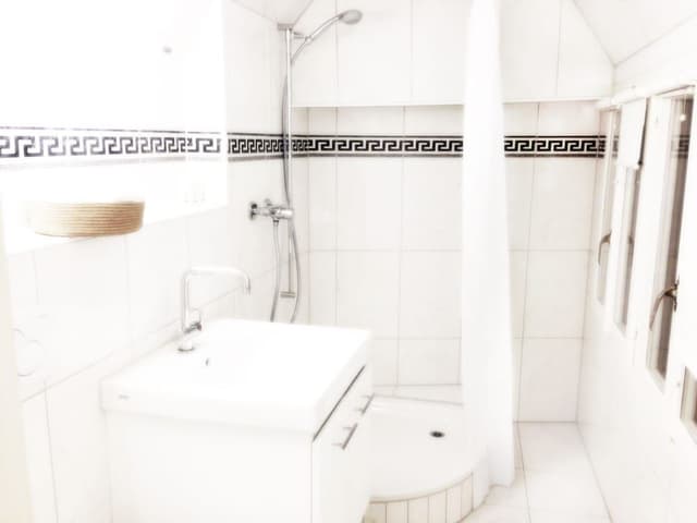 Studio, Kitchenette