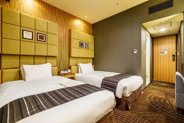 Twin Room for 4 People (2 Adult and 2 Children), Non Smoking