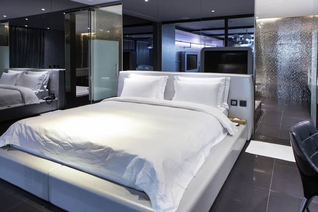 VIP Suite (Check in time starts from 6pm)