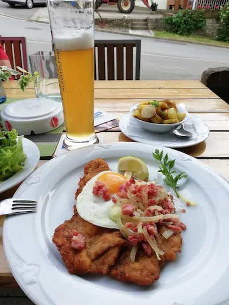 Traditionsgasthof Zur Schoenen Schnitterin Traditionsgasthof Zur Schoenen Schnitterin