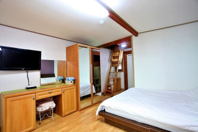 Duplex, Terrace (20PY, Free Extra Person Charge Promo)