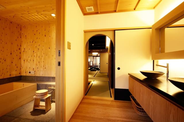 Townhouse (East)