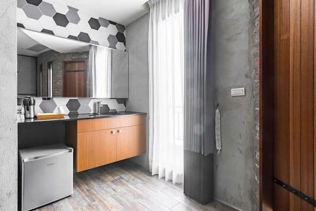 Quadruple Room, Bathtub