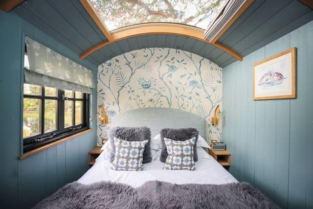 Shepherd Hut - Twin