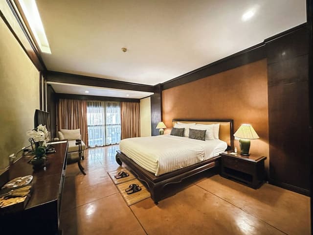 Grand Deluxe Room with Balcony
