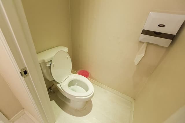 Economy Shared Dormitory, Men only, Non Smoking (8 Persons)