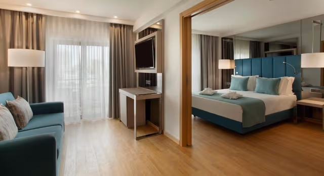 Suite with Frontal Sea View